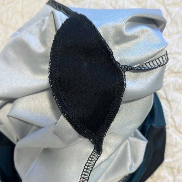 Onzie Camo Biker Shorts - Picture 5 of 5